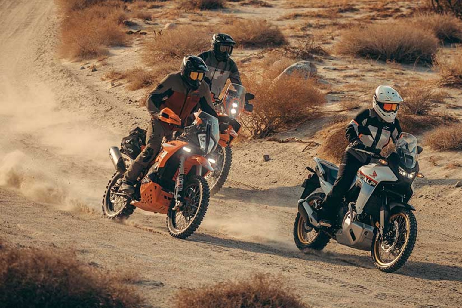 Slika za kategorijo Cestni & Adventure  Moto program