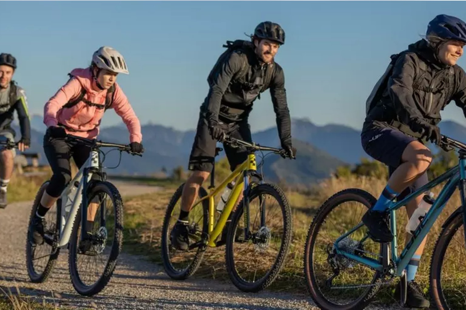 Slika za kategorijo Dresi, jakne in več