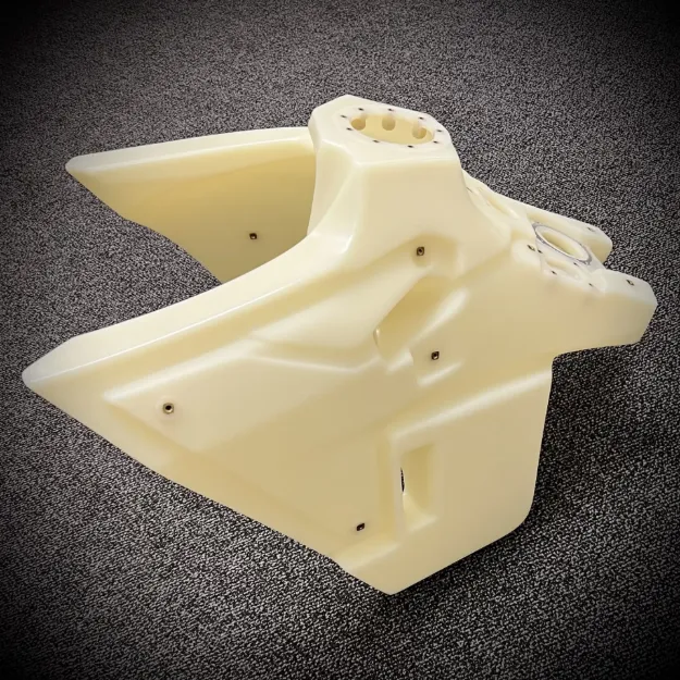 17 Liters/4.5 Gallons Fuel Tank (Dry Break)