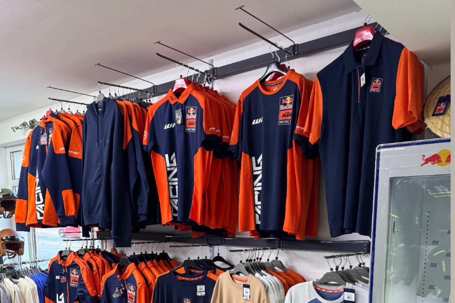 Slika za kategorijo Red Bull Shop